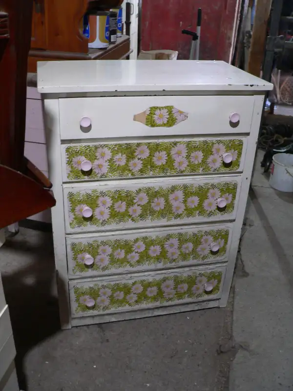 plusieurs meubles antique a différent prix in Arts & Collectibles in Lanaudière - Image 7