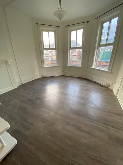 Large 1 Bedroom for Rent in a clean and quiet building on the main floor. Located on Hunter St W, th...