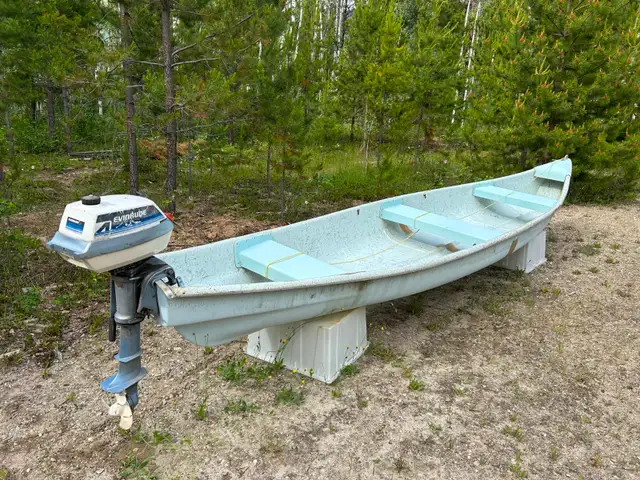 18 ft Semi Freighter Canoe and Motor in Fishing, Camping & Outdoors in Prince George - Image 2
