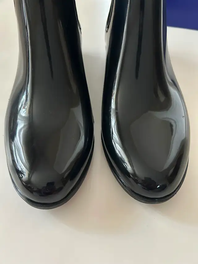 Ladies Waterproof Rain Boots Size8 P/U Markham in Women's - Shoes in Markham / York Region - Image 2