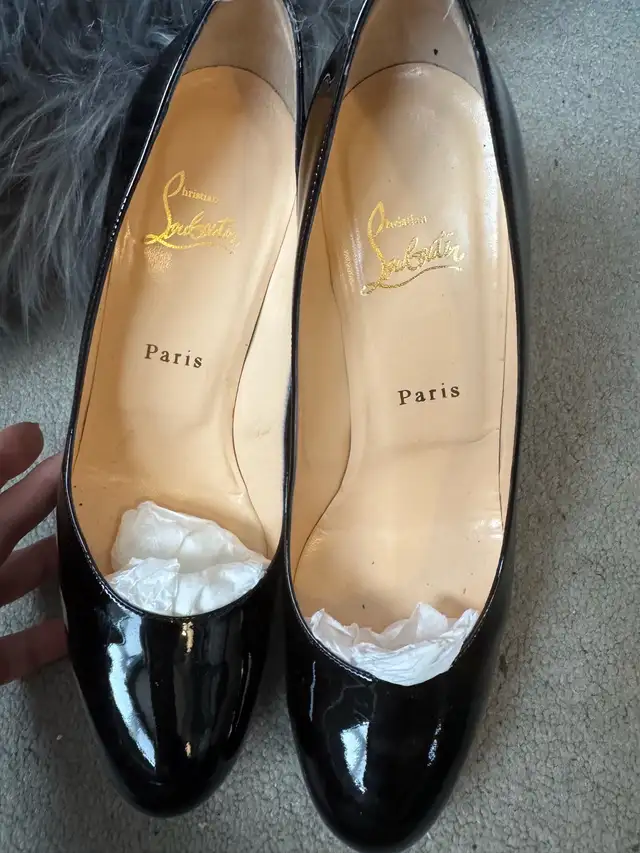 Authentic Christian Louboutin Bianca BlackPatent Platform Stilet in Women's - Shoes in City of Toronto - Image 3