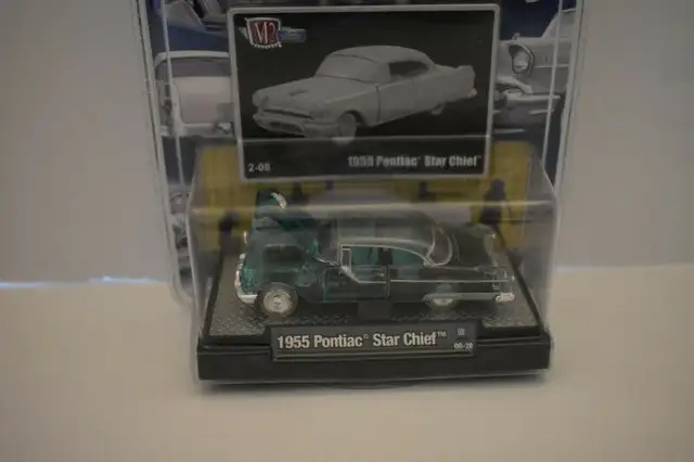 M2 Machines Clearly Auto-Thentics 1955 Pontiac Star Chief 1:64 S in Arts & Collectibles in London - Image 2