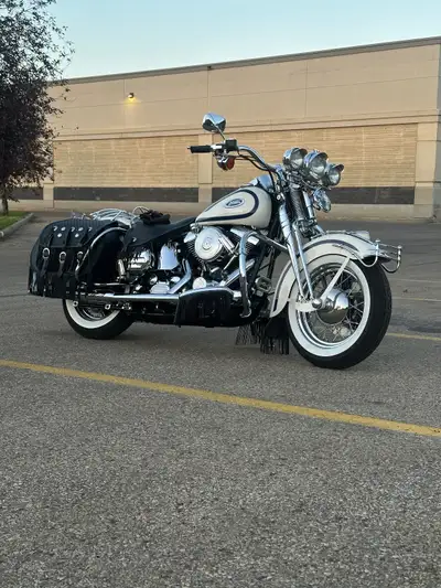 One owner bike before me. Sat in living room for over 20+ years. All the period correct accessories....