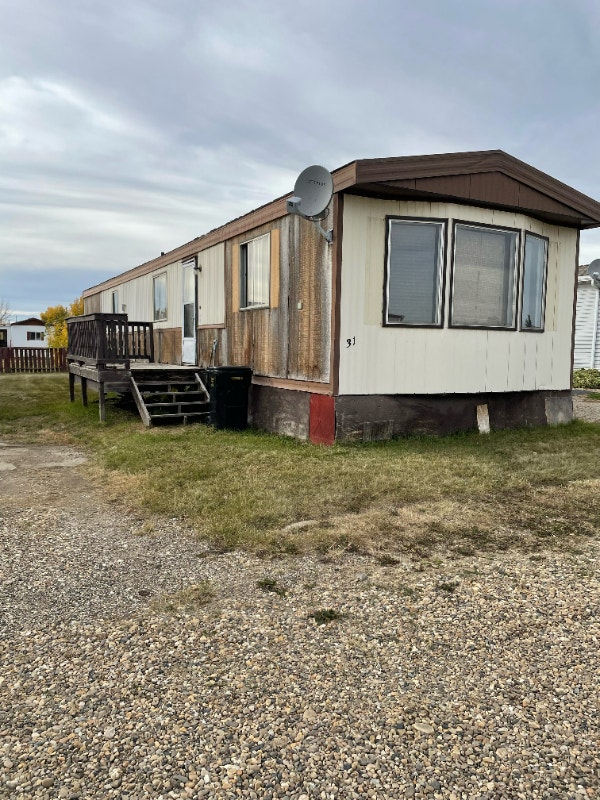 2 Bedrooms and 1 Bath Mobile home for Sale in Fairview Alberta Houses