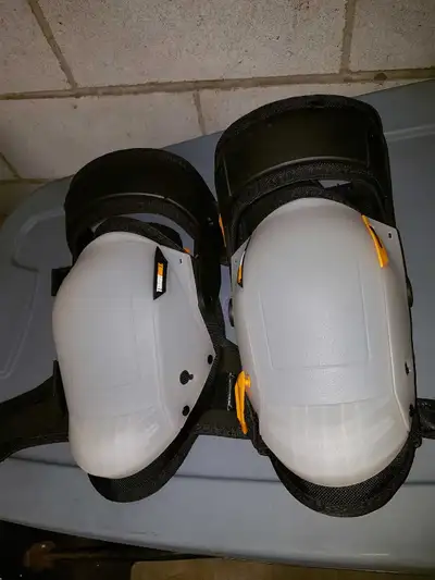 ToughBuilt GelFit Knee protection, View more