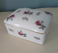 Vintage china Trinket Box with roses - made in Japan