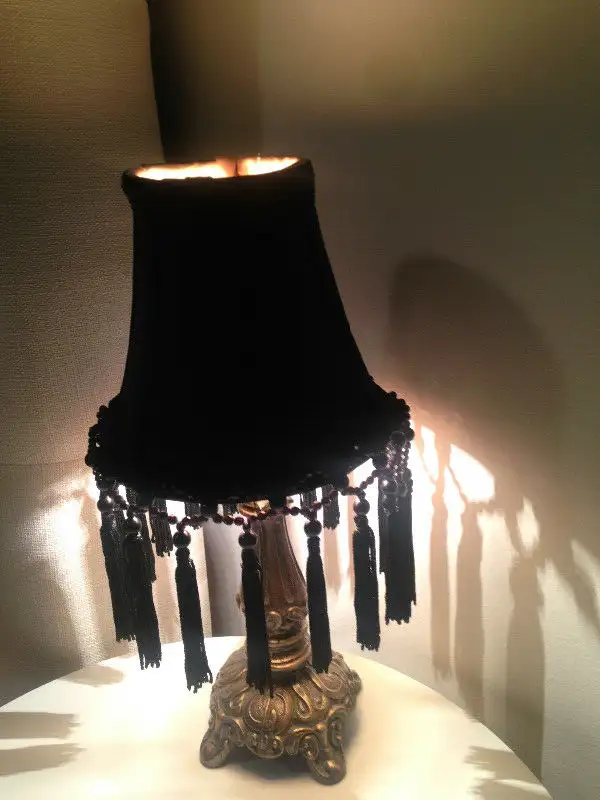 4 Small Faux Leather Lamp/Chandelier Shades+1 Small Black Silk in Indoor Lighting & Fans in Mississauga / Peel Region - Image 4