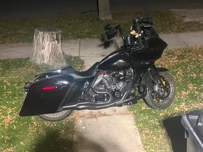 2023 road glide st performance bagger 117 blacked out two into one bassani exhaust with cat delete 1...