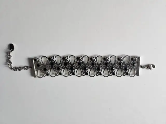 Swatch jewelry bracelet / Swatch bijou bracelet in Jewellery & Watches in Laval / North Shore - Image 3
