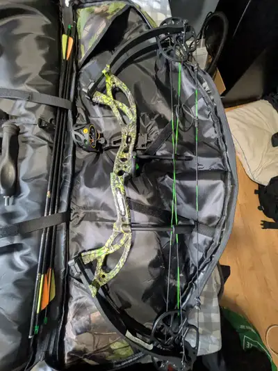 Bear Archery Cruzer G2 RTH Compound Bow - Moonshine Toxic, View more