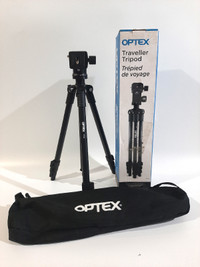 New Traveler Camera Tripod TP132 DSLR by Optex w/ case