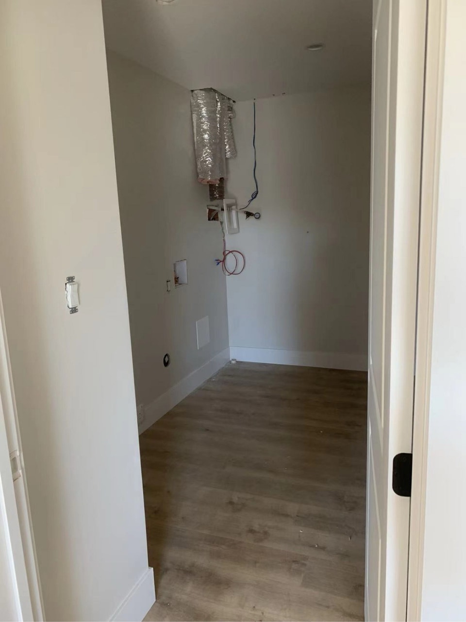 Modern 2-Bedroom Apartment in the Heart of Montague 5