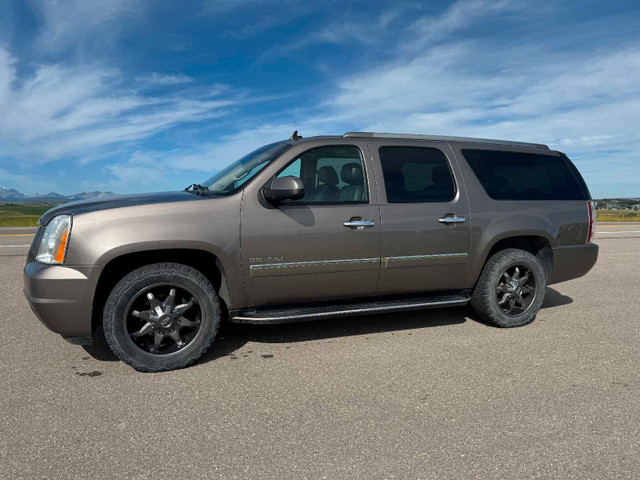 2012 yukon denali xl in Cars & Trucks in Lethbridge - Image 2