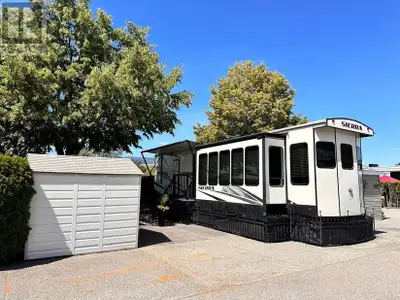 2018 Sierra Forest River 40 foot trailer with lot in beautiful RV resort.