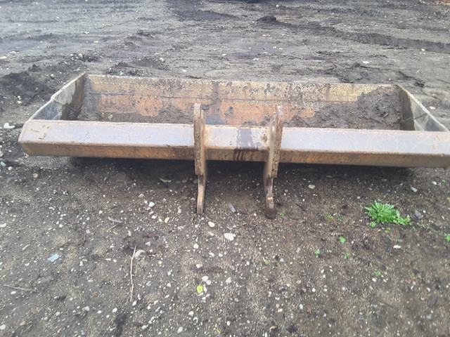 Excavator bucket, 8ft wide cleanup in Heavy Equipment in Comox / Courtenay / Cumberland - Image 2