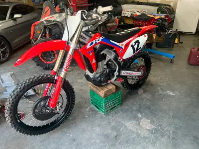 Selling my 2019 crf450r. Bike is in great shape and well taken care of. Bought it off original owner...