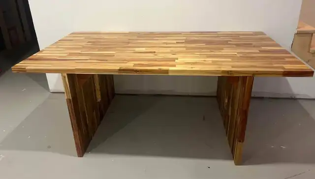 Dining Room Table in Dining Tables & Sets in Sarnia - Image 2