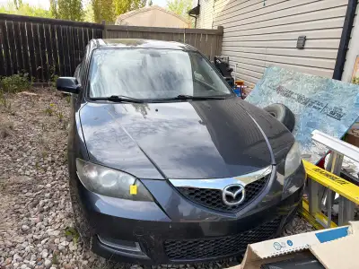 Mazda 3 2007 for sale. I don’t know how many kilometers are on it, 180,000 is an approximation Needs...