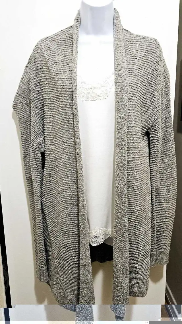 Ladies Lightweight Cardigan w 2 Camis (XL) in Women's - Tops & Outerwear in Peterborough - Image 8