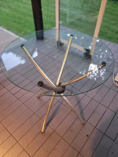 TABLE EN VITRE – 30 POUCES DE DIAMÈTRE, View more