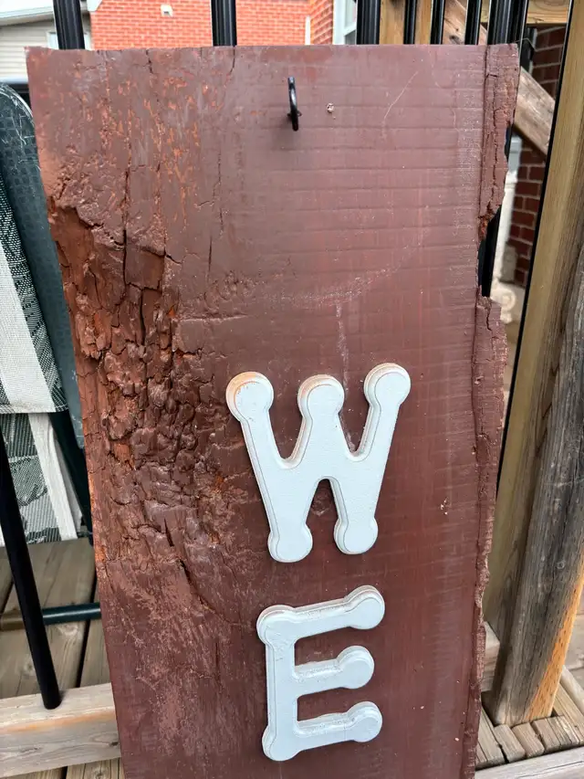 Handmade Welcome Sign Painted Made From Tree Outdoor Garden in Outdoor Décor in Kitchener / Waterloo - Image 5
