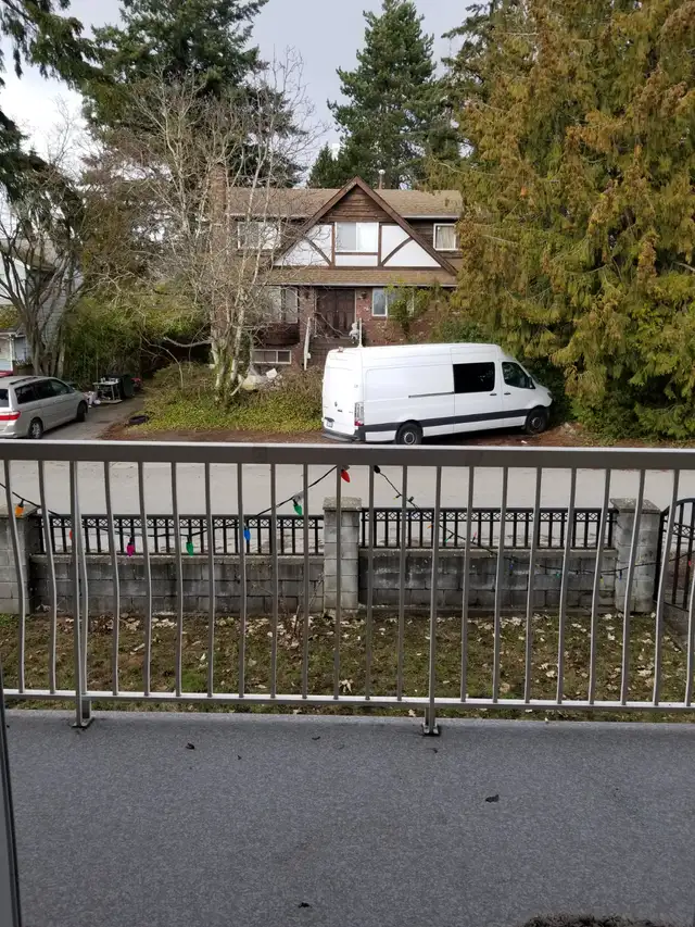 Bedroom for rent near Metrotown in Room Rentals & Roommates in Burnaby/New Westminster - Image 3