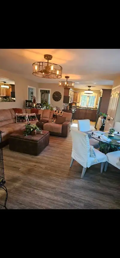 Muskoka river rental with a spot for your boat, garage for your vehicle and you have access to the 3...
