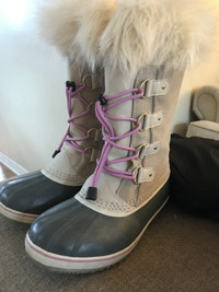 Sorel Girls Snow Boots (Size 6)