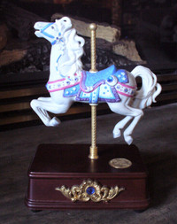 Carousel Horse small sculpture (musical) - Carousel Jewels