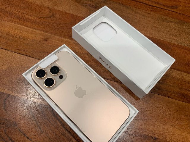 iPhone 16Pro 256GB New+1 Year Apple Warranty! in Cell Phones in Edmonton - Image 2