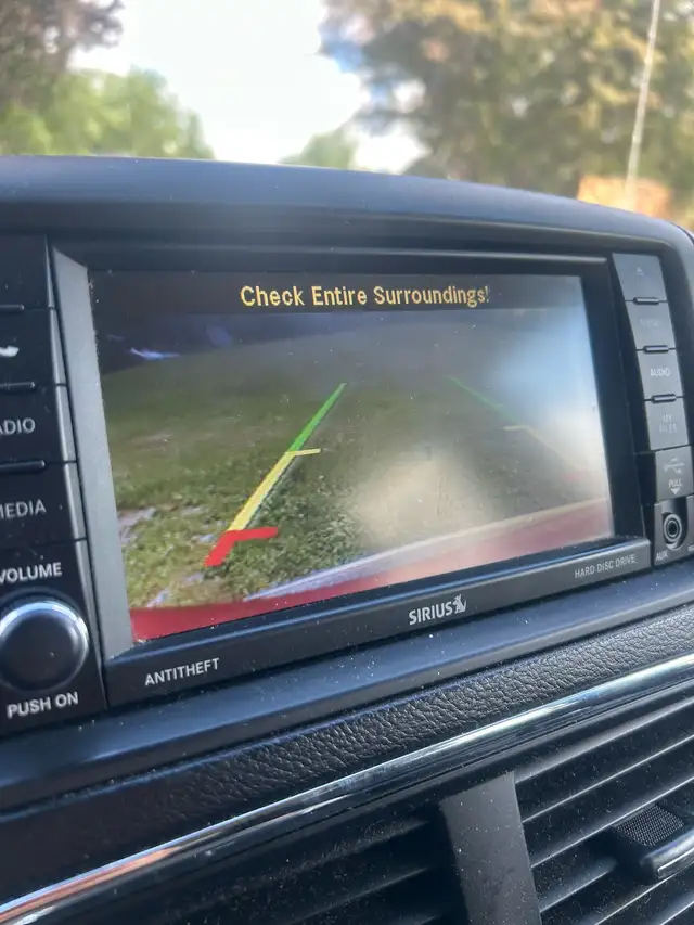 RUSTPROOFED Caravan CREW w/Backup Camera Sliding Doors.510370404212428801