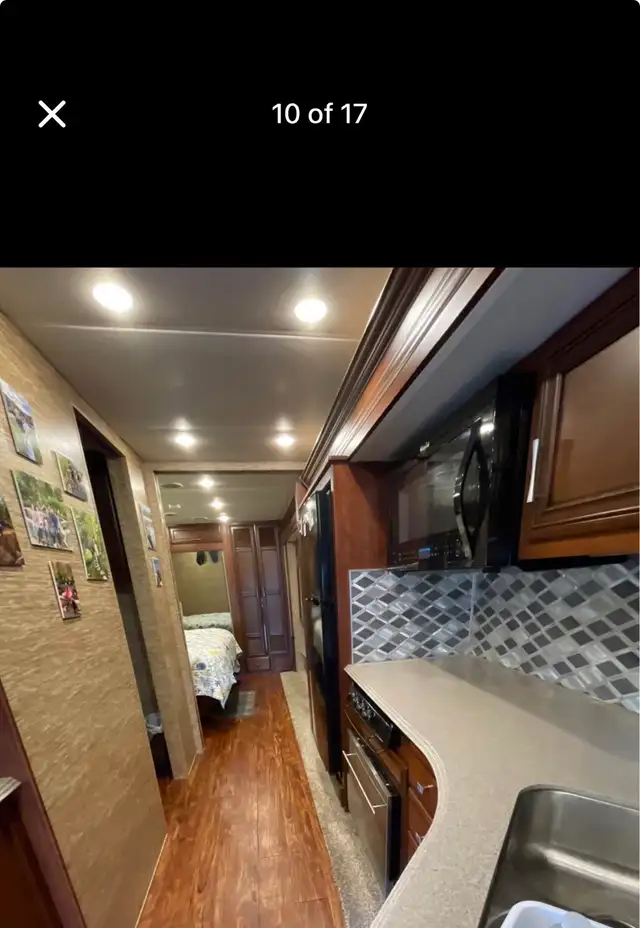 2017 Newmar Canyon Star 35’ Class A – 3 Slides, Solar, New Tires in RVs & Motorhomes in Kamloops - Image 9