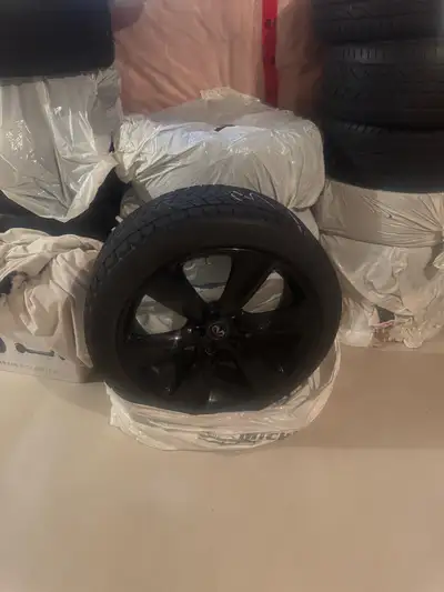 Infiniti OEM 21” Rims & Tires – Excellent Condition 245/45r/21 Whole set Selling a set of genuine In...