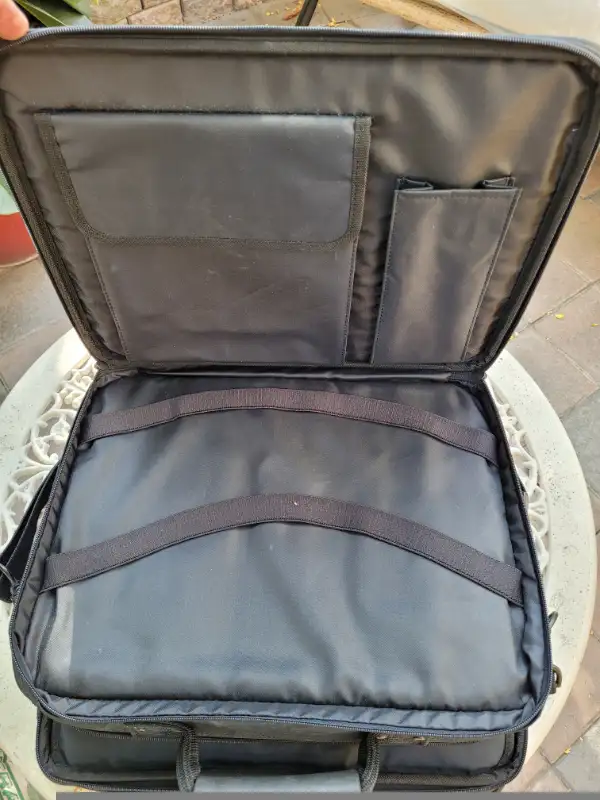 Kensington Computer Carry Case with Lots of Compartments in Other in Markham / York Region - Image 5