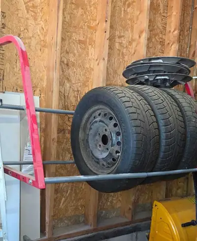 Set of 4 Tires 4 rims , 4 hub caps Dodge Grand Caravan Winter Tires * used 2 seasons * Wall Tire Rac...