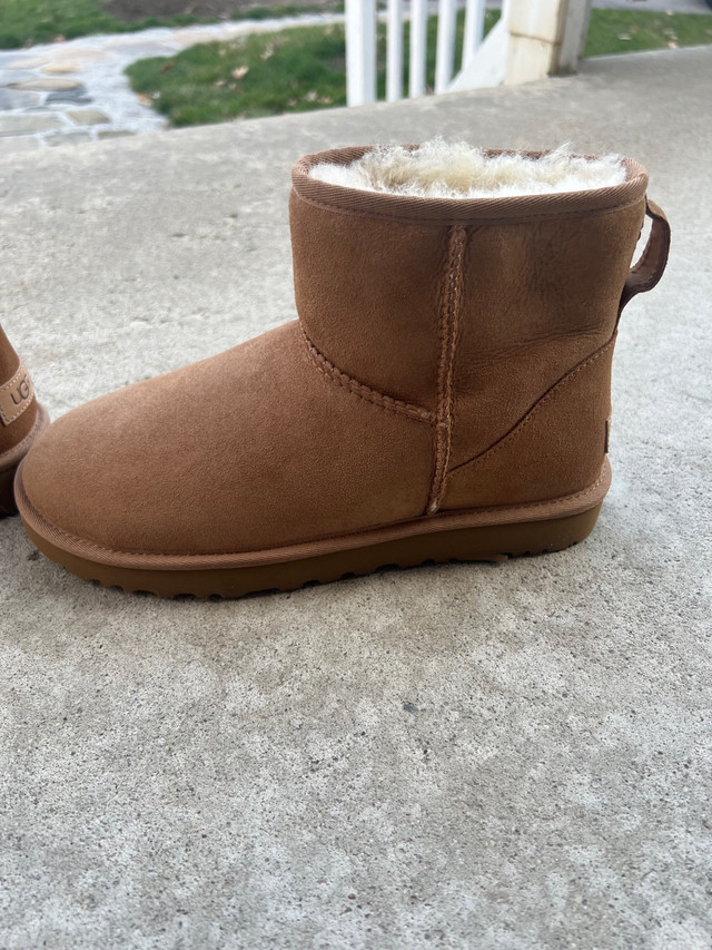 Womens US 10 UGGS in Women's - Shoes in Mississauga / Peel Region - Image 3