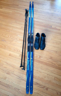 Cross Country Ski set - Mens 9-9.5 or 10.5-11 / Womens 10 - 12