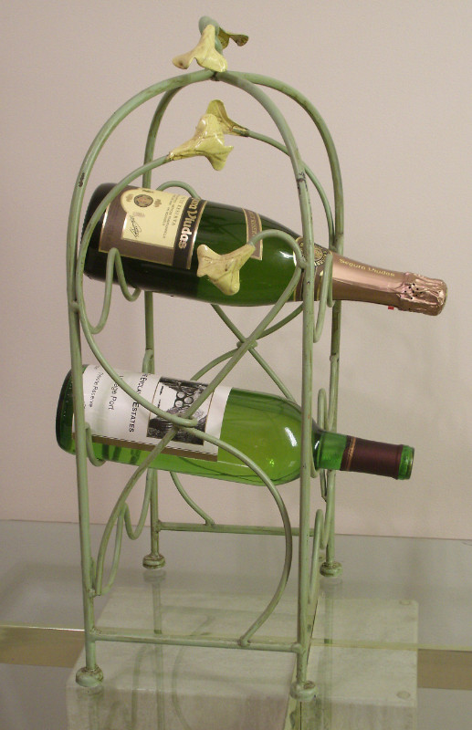 Vintage Wine Rack in Home Décor & Accents in St. Catharines