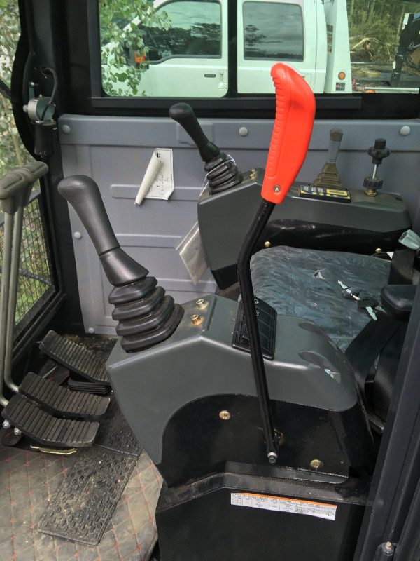 Mini Excavator & Attachments in Heavy Equipment in Whitehorse - Image 4