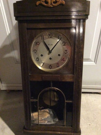 Horloge ancienne  à carillon,Westchester. 