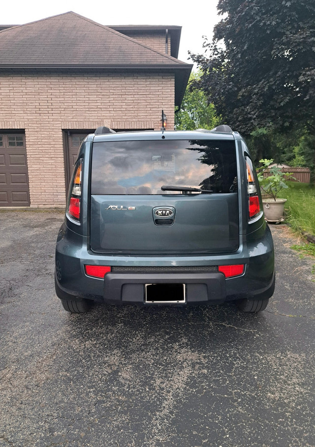 2011 Kia Soul 2.0L | Reliable | Winter & Summer Tires Included in Cars & Trucks in Hamilton - Image 4
