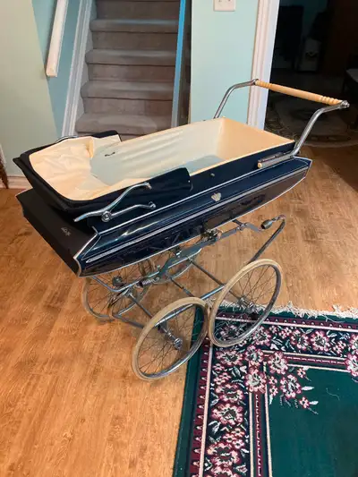 Selling my Antique baby stroller. In fantastic condition. Original owner used a few times. Asking $1...