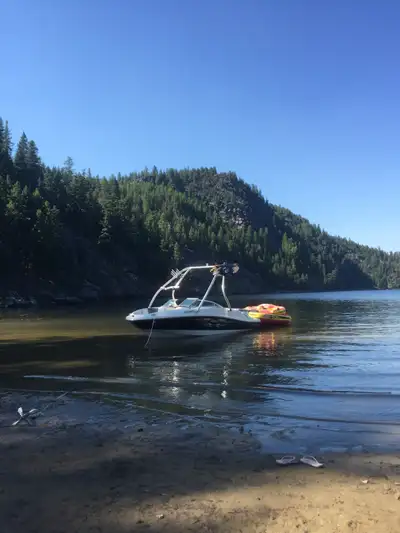 2007 Sea Ray 185 Sport Bowrider | 200 Hours | Wake Tower | Trailer | Summer Ready Boating season is...