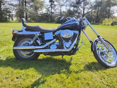 2003 Harley Davidson Dyna wide glide 100 year anniversary. Extremely well maintained. front wheel I...