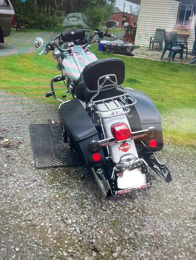 2004 Harley-Davidson - low mileage  in Touring in Miramichi - Image 5