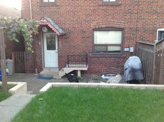Rooms for Rent. Lansdowne & Davenport. Starting at $1100/month in Room Rentals & Roommates in City of Toronto - Image 8