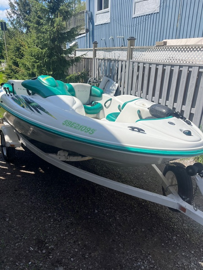 Fun winter project for someone who works on Seadoo boats! We are selling our 1998 SEA DOO "Challenge...