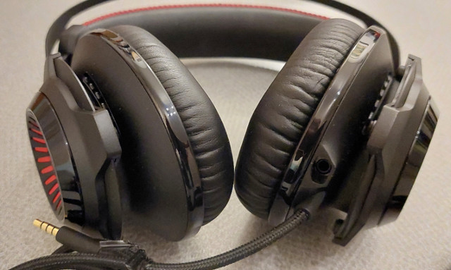 CASQUE DE JEU HYPERX CLOUD REVOLVER COMME NEUF dans Jouets et jeux  à Ville de Montréal