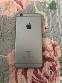 Space grey iPhone 6s 32 gb unlocked like new !