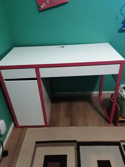 GIRLS PINK AMD WHITE DESK WOOD AND METSL, View more